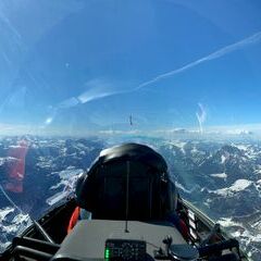 Flugwegposition um 13:31:30: Aufgenommen in der Nähe von 32041 Auronzo di Cadore, Belluno, Italien in 3897 Meter